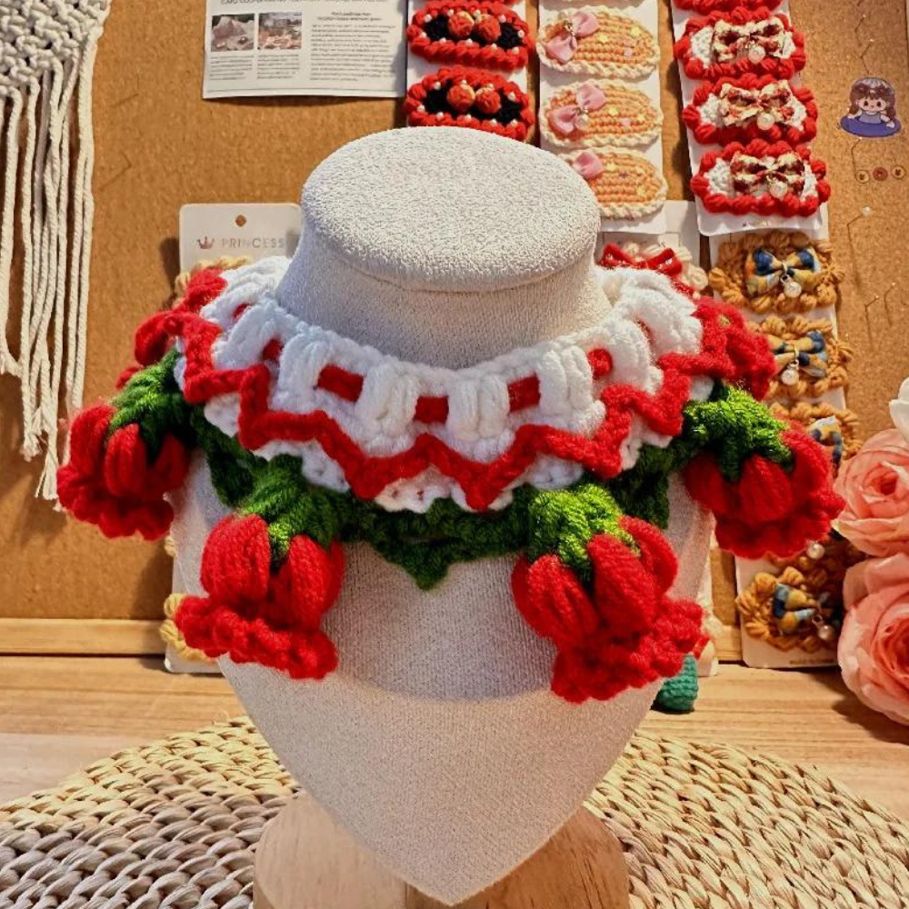 Rose Knitted Necklace