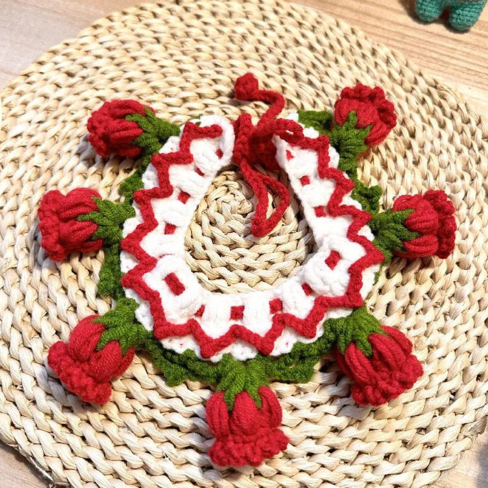 Rose Knitted Necklace